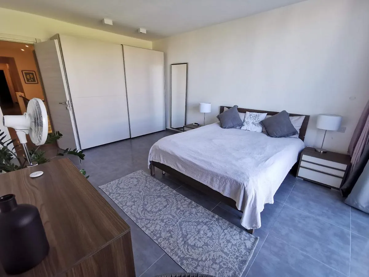 Duplex Maisonette With Heated P-Pool And Jacuzzi San Ġiljan 0*,  Malta